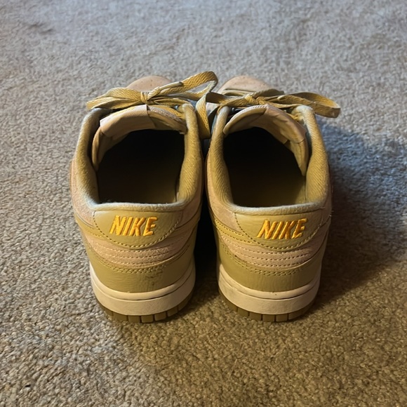 Nike Dunk Low Khaki Suede Gum - Picture 3 of 6